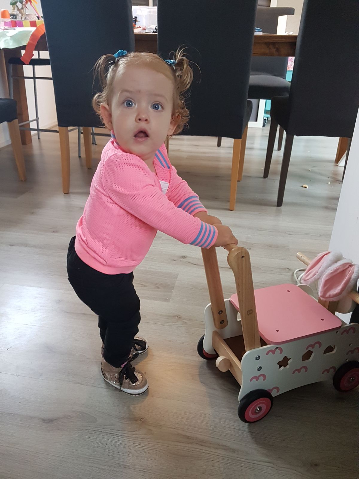 Emma's eerste stapjes op Shoesme - eerste schoentjes op Babylabel
