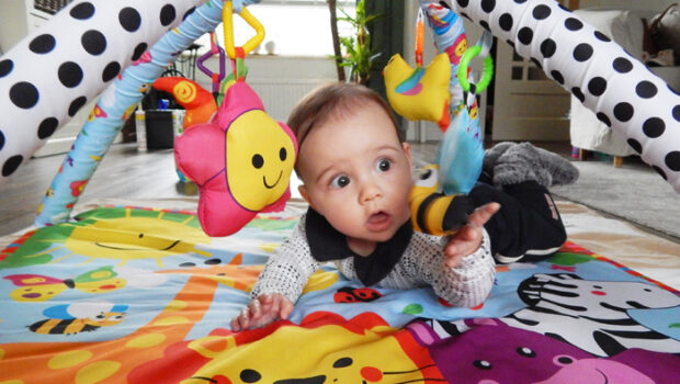 Wat kan een baby van 6 maand allemaal al? | BABYLABEL