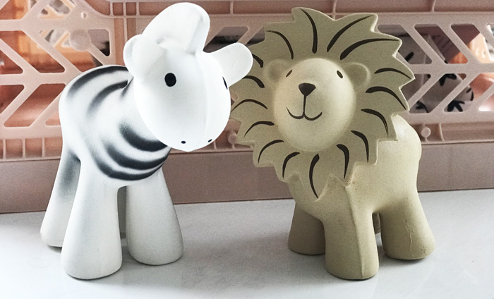 bijtspeelgoed, tikiri bijtspeelgoed, natuurrubber speelgoed