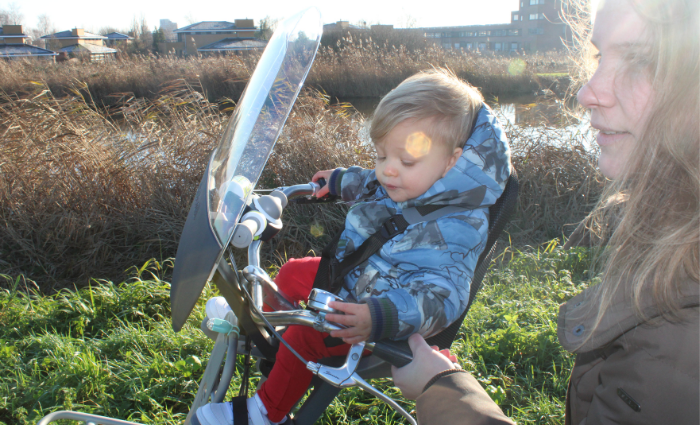 qibbel air voorzitje fiets, voorzitje fiets, eerste keer fietsen met je kind, fietsstoeltje, fiets voorstoeltje