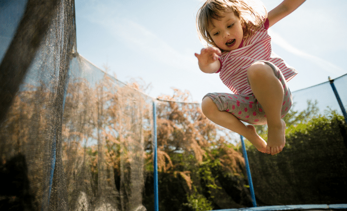 trampoline springen, trampoline, trampoline goed voor ontwikkeling van je kind