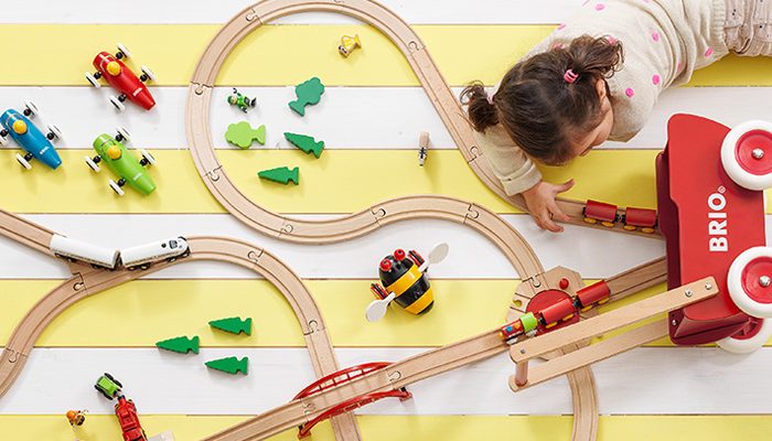 Brio houten speelgoed, babylabel