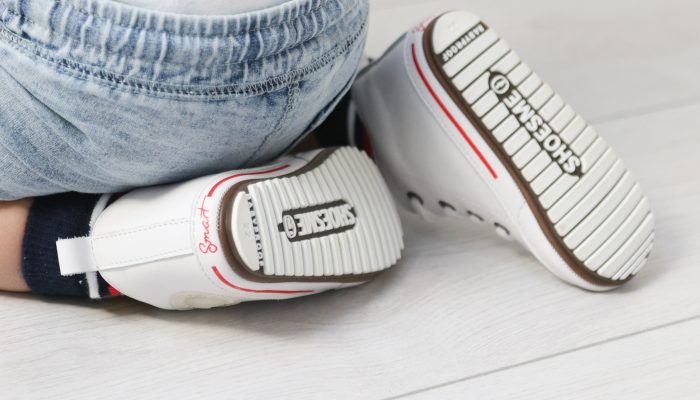 witte baby sneakers, witte sneakertjes maat 20,21,22,, Shoesme sneakers