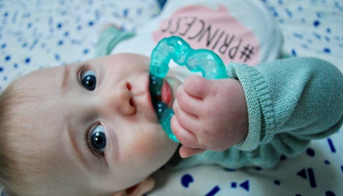 eerste tandjes, babytandjes, baby krijgt tanden