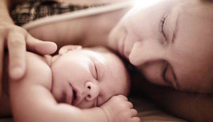 doorslaaptips, tips om je kindje goed te laten slapen, babylabel, baby-label