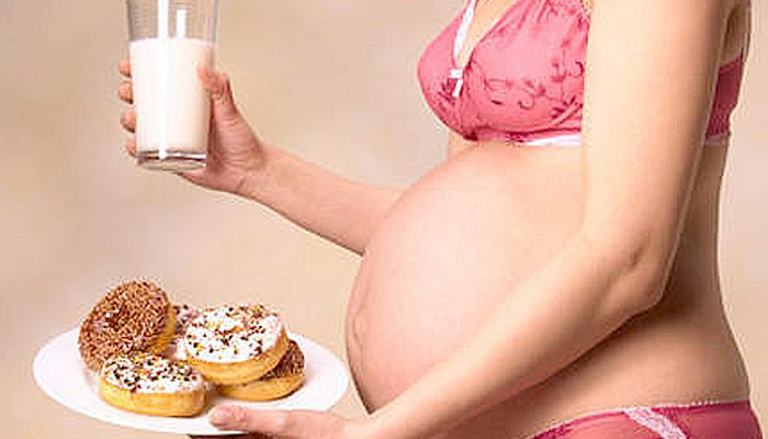 zwangerschapskwaal-veel-eten-tijdens-zwangerschap